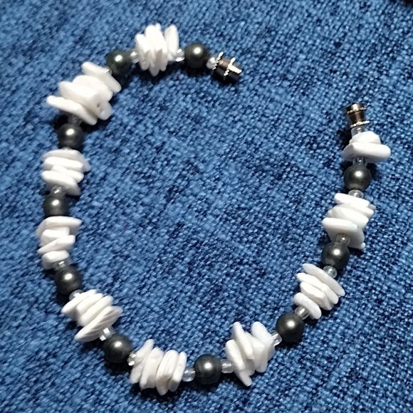 Puka Shell Bracelet - Picture 2 of 4